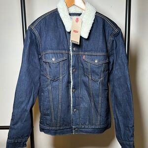 Levi's Men's Blue Denim Jacket with White Sherpa Collar (Size S)